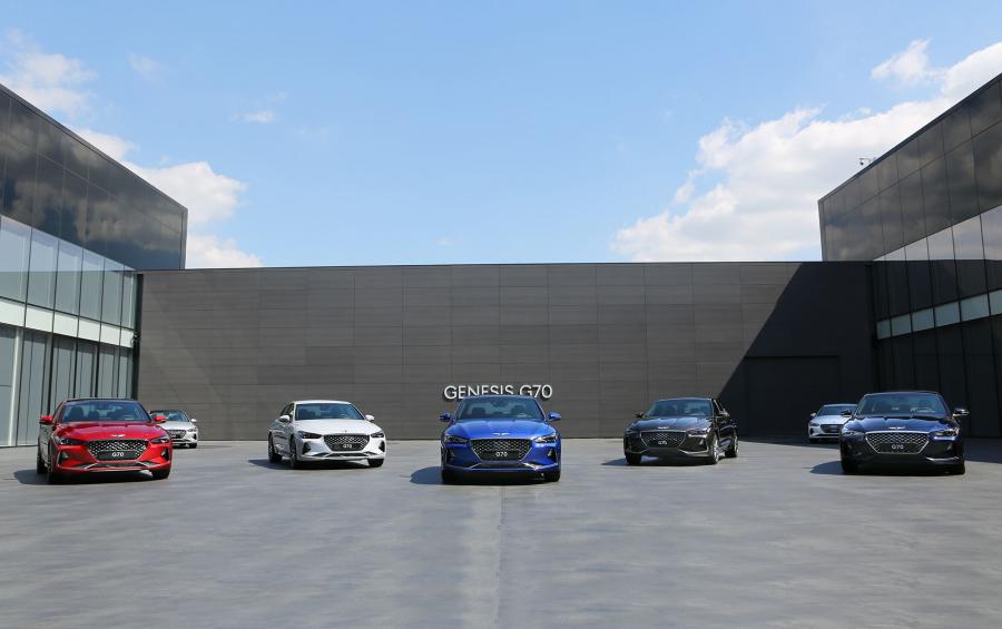  Genesis G70 3.3T 2017 года  (KR) (фото 20 из 86)